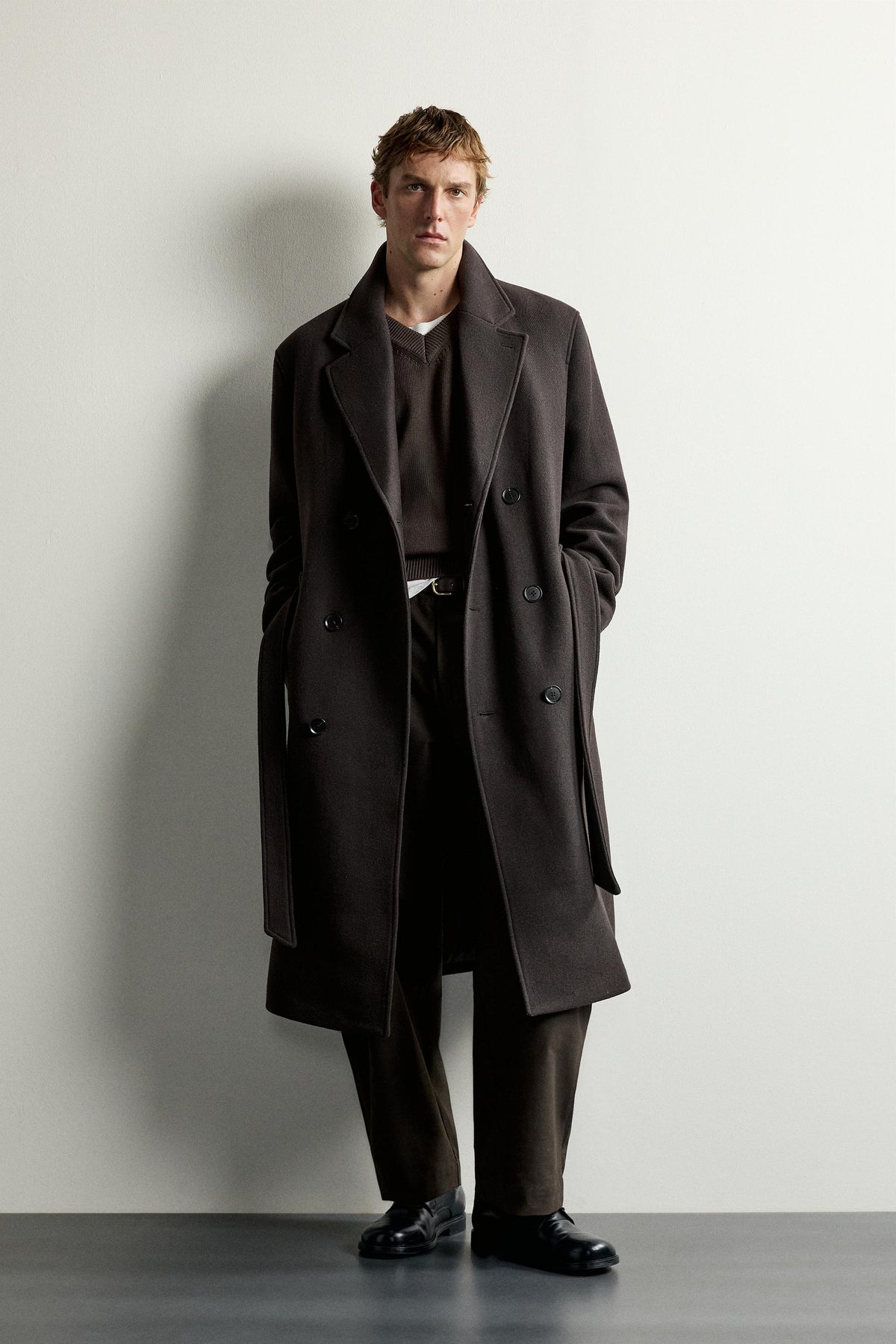 DOUBLE-BREASTED COAT