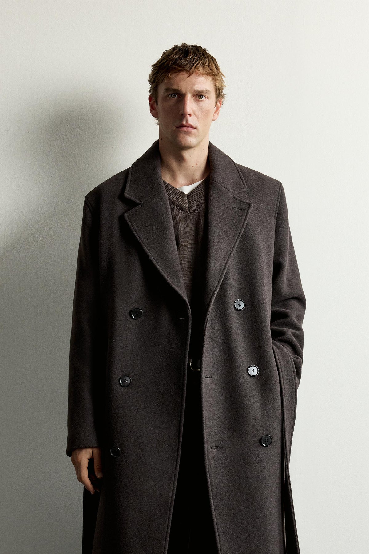 DOUBLE-BREASTED COAT